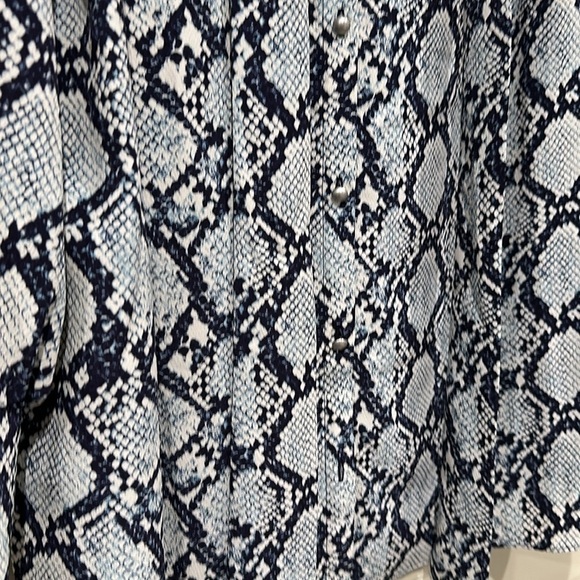 EUC Dennis Basso blouse. High quality - Picture 6 of 8